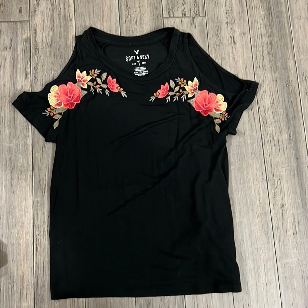 American Eagle T-shirt with shoulder cut outs